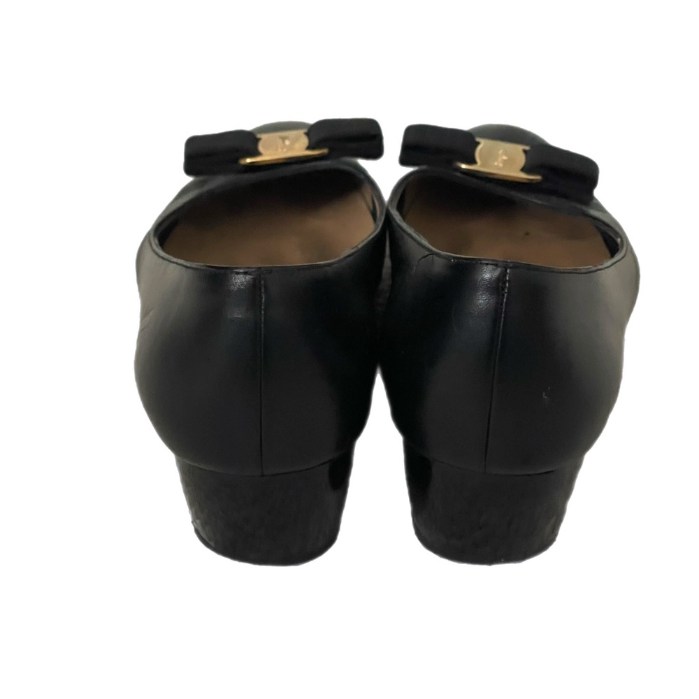 Salvatore Ferragamo Vara Pump - Size 8 - Picture 6 of 11